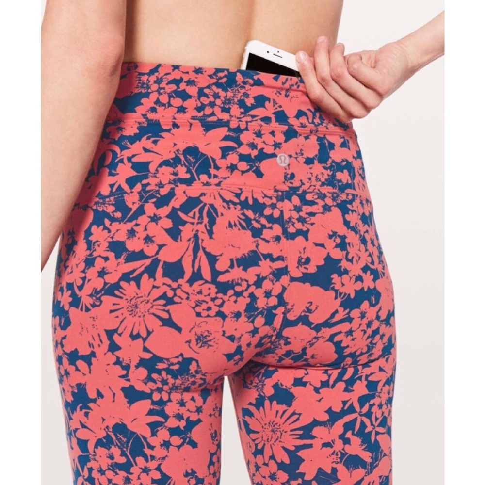 Lululemon Pink Blue Floral Printed All You Do Cropped Capri Leggings size 4